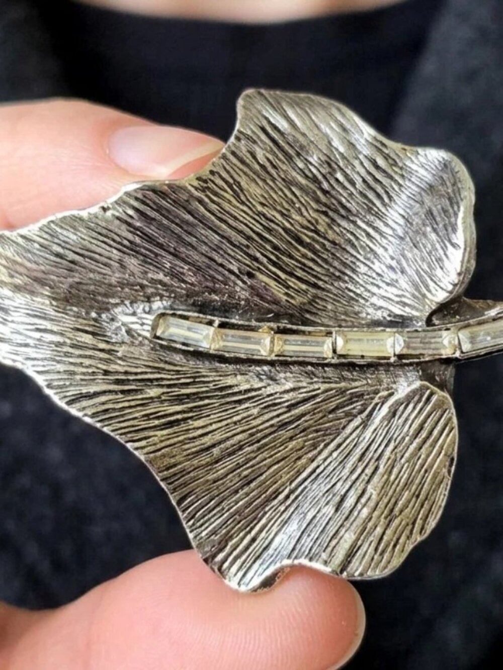 Vintage signed Karma leaf baguette Rhinestones scarf dress fur Clip brooch